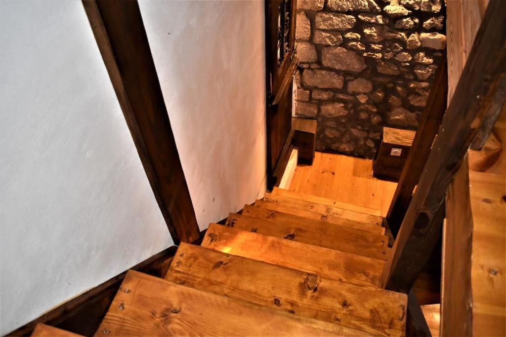 Holiday home μικρή πέτρινη μεζονέτα 2 Lilaia