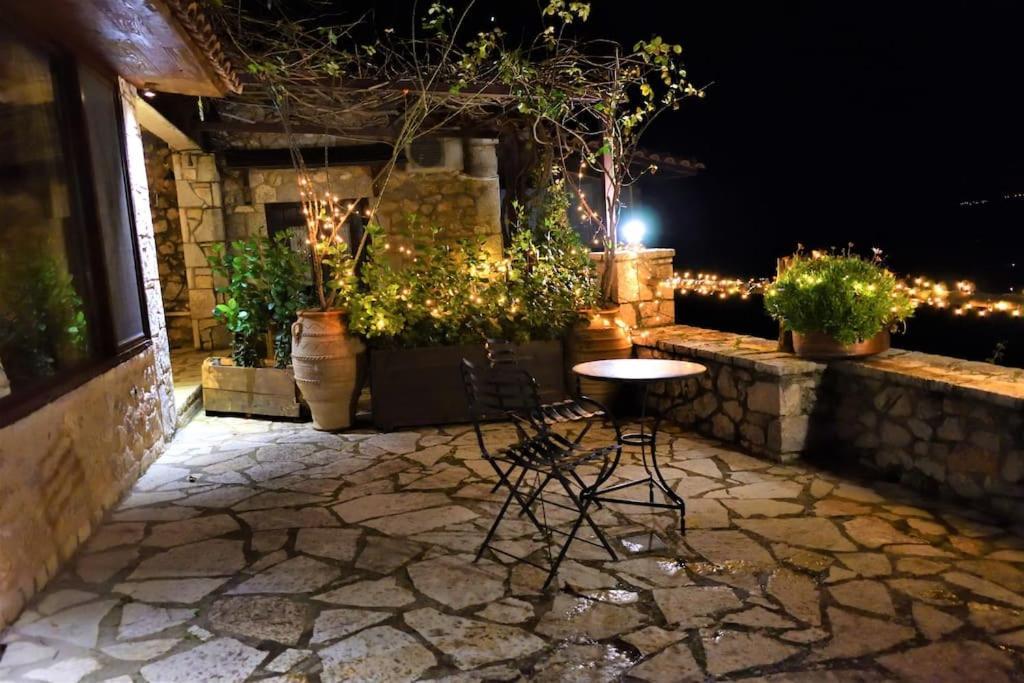 μικρή πέτρινη μεζονέτα 2 Casa vacanze Lílaia