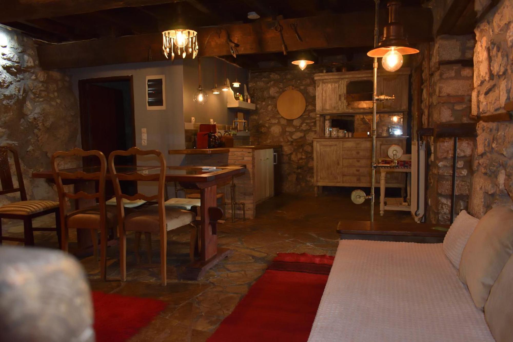 μικρή πέτρινη μεζονέτα 2 Holiday home Lilaia